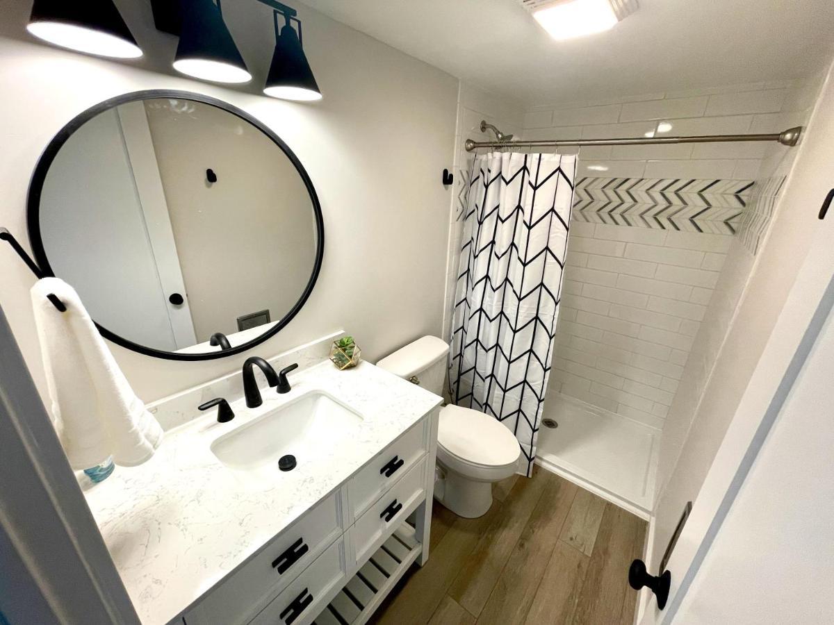 Newly Remodeled Mid-Century Modern Lake Condo Lake Geneva Exterior foto