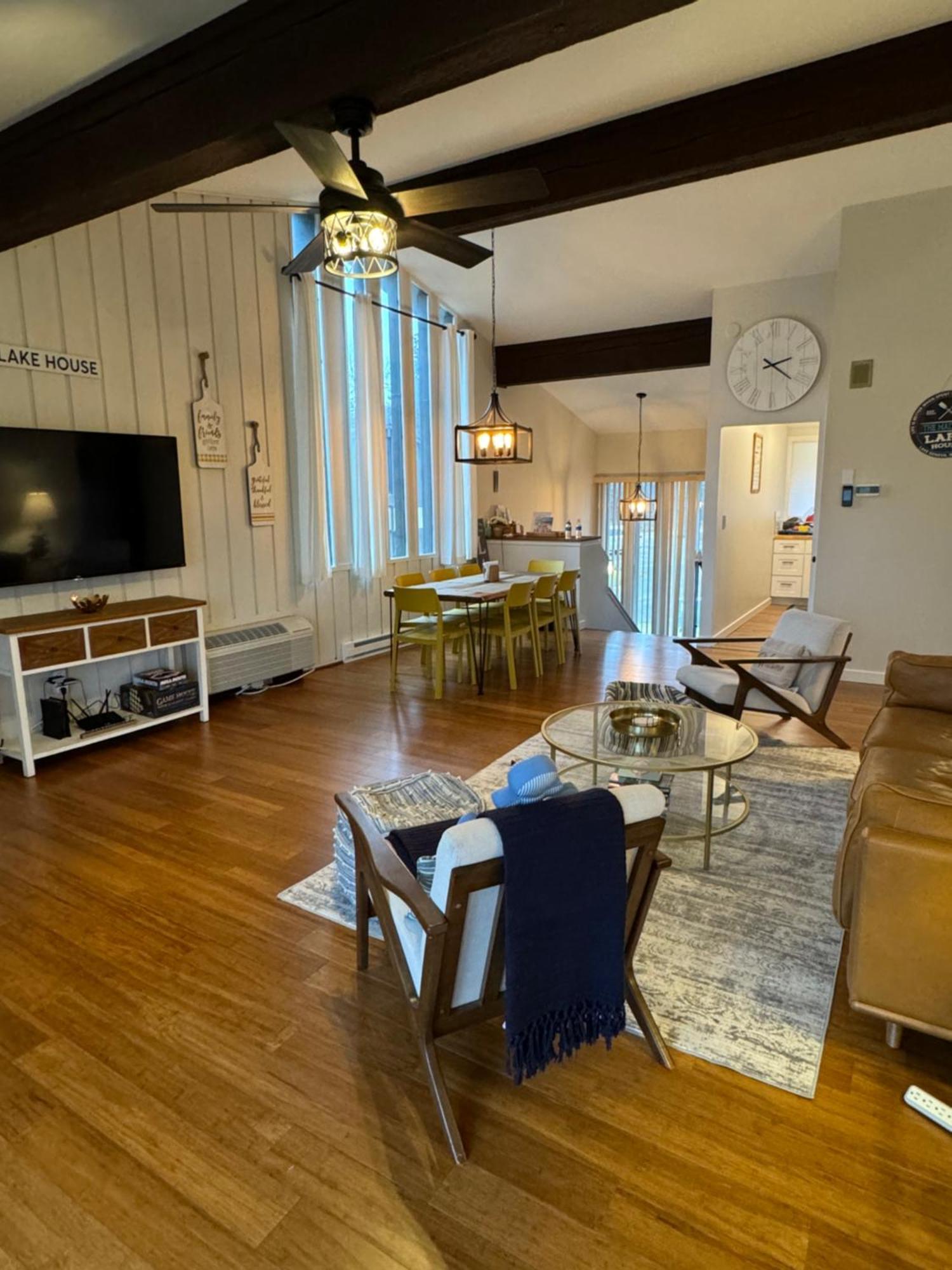 Newly Remodeled Mid-Century Modern Lake Condo Lake Geneva Exterior foto